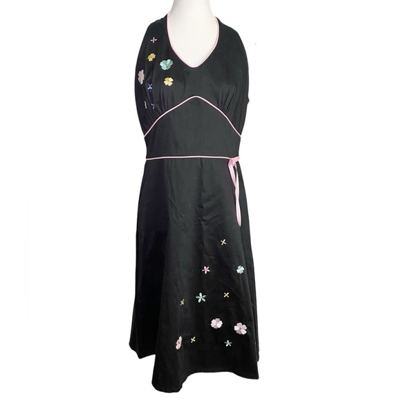 Sag Harbor Dresses & Skirts - Sag Harbor Black Dress with Floral Embroidery